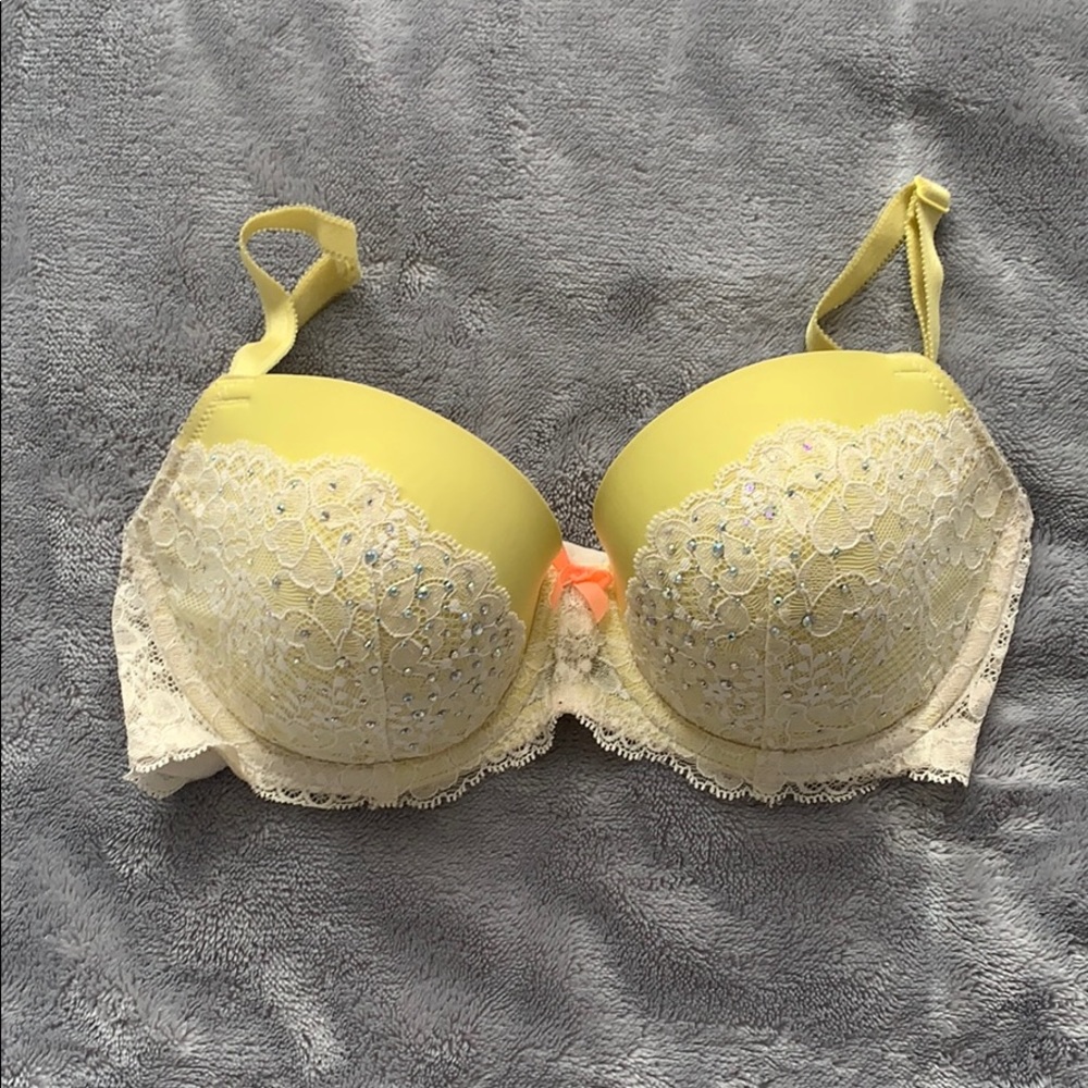 Victoria secret 34D dream angels bra